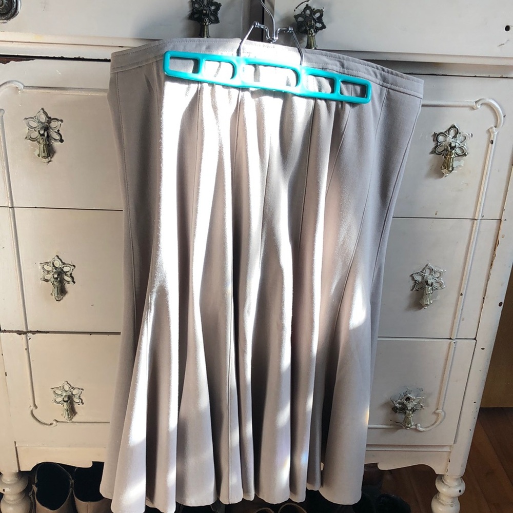 Skirt beige Aline, piping 16